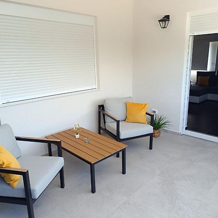 שיבניק Apartman Elana מראה חיצוני תמונה