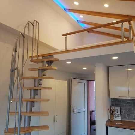 שיבניק Apartman Elana מראה חיצוני תמונה
