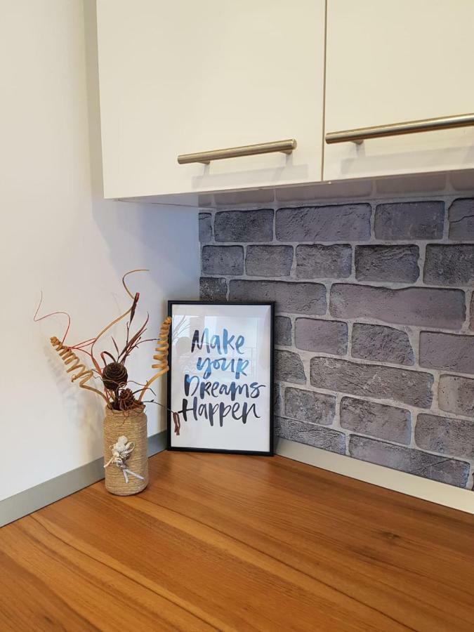 שיבניק Apartman Elana מראה חיצוני תמונה